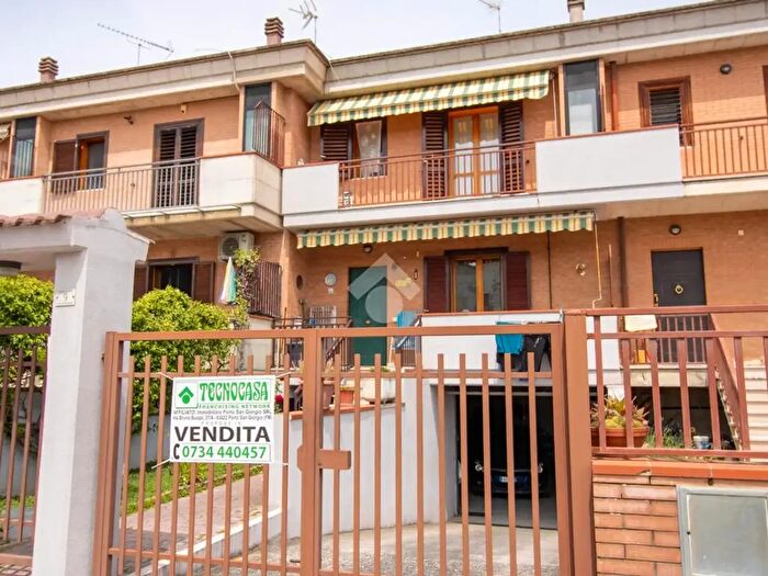 Casa quadrilocale in vendita in Contrada S Maurizio, Fermo