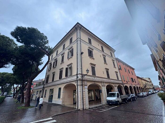 Appartamento con 5 locali in affitto in via via Cavour, Centro, Castel San Pietro Terme