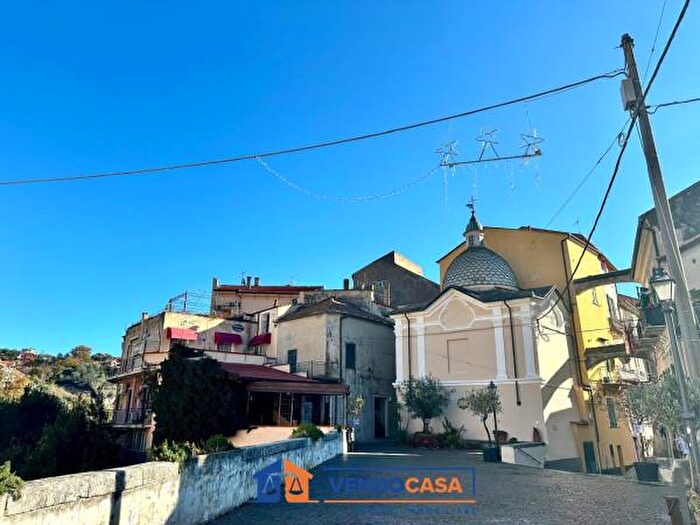 Casa con 6 locali in vendita in Via Giovan Battista Parodi, Toirano