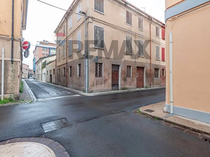 Casa quadrilocale in vendita in Via Giuseppe Rocca, Carpi