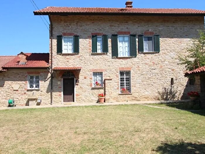 Casa con 5 locali in vendita in Perletto