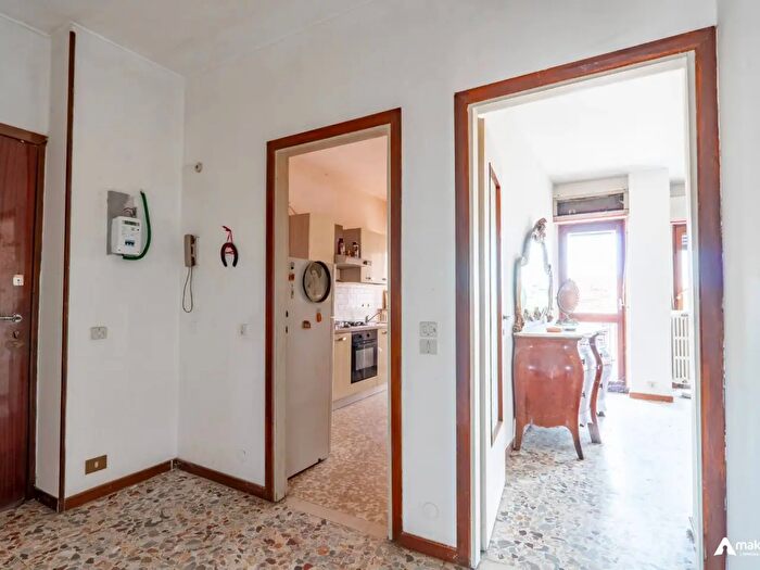 Appartamento trilocale in vendita in Via Giuseppe Dezza, Melegnano