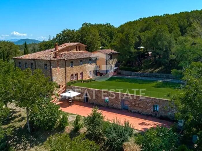 Casa con 6 locali in vendita in Via San Salvatore, Bucine