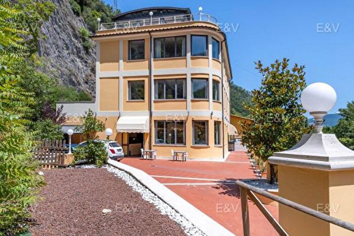 Casa con 6 locali in vendita in Via Valnerina, Terni