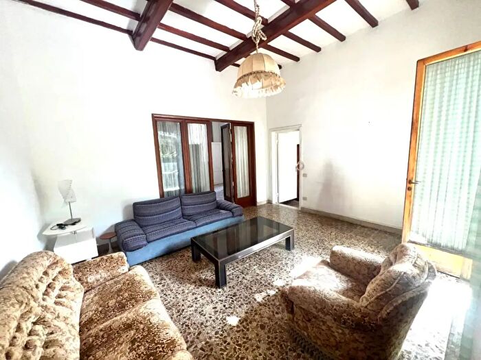 Casa con 5 locali in vendita in Empoli