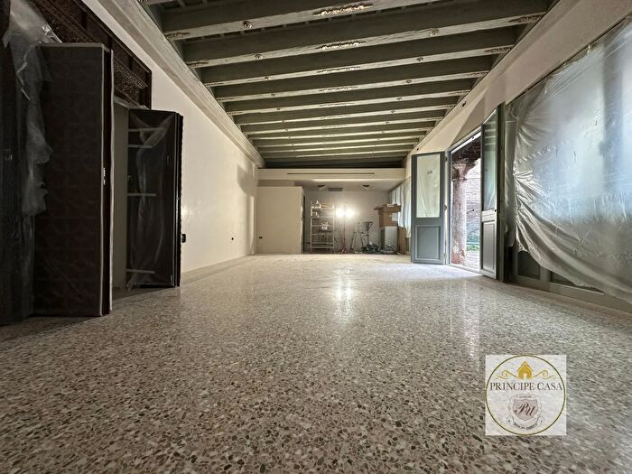 Appartamento trilocale in vendita in Venezia