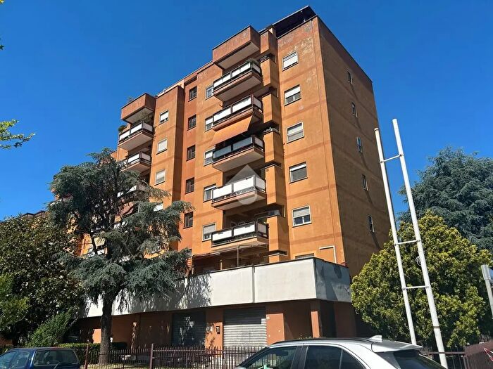 Appartamento con 5 locali in vendita in Via Gran Bretagna, Latina