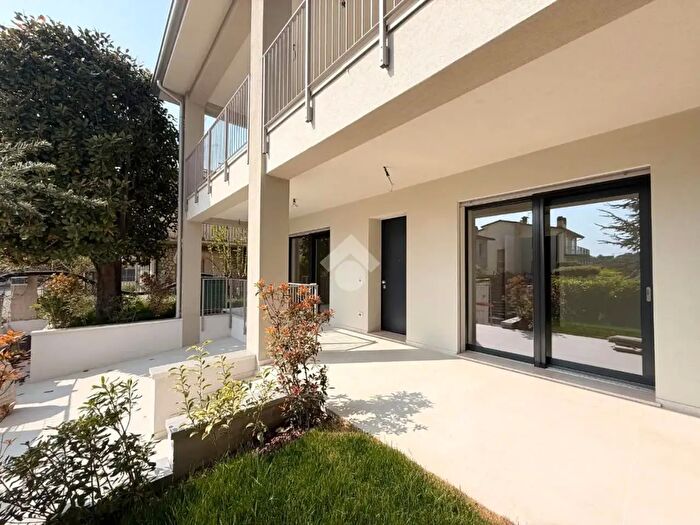 Casa quadrilocale in vendita in Via Piave, Padenghe Sul Garda