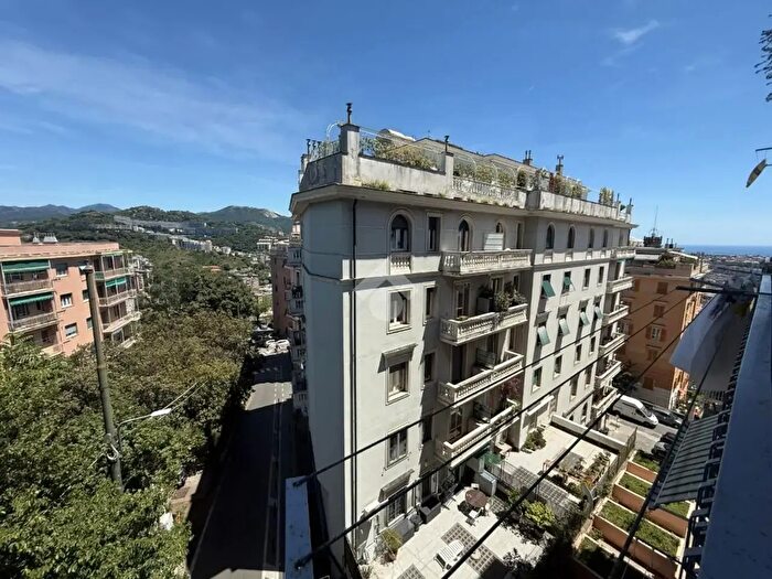 Appartamento quadrilocale in vendita in Appartamento Via Cesare Cabella, Genova