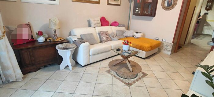 Casa con 5 locali in vendita in Pistoia, Pistoia