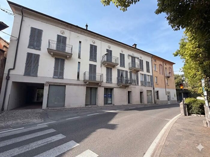 Appartamento monolocale in vendita in Strada Statale Regina, Tremezzina