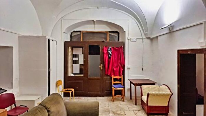 Appartamento con 6 locali in vendita in Via Fratelli Bandiera, Castellana Grotte