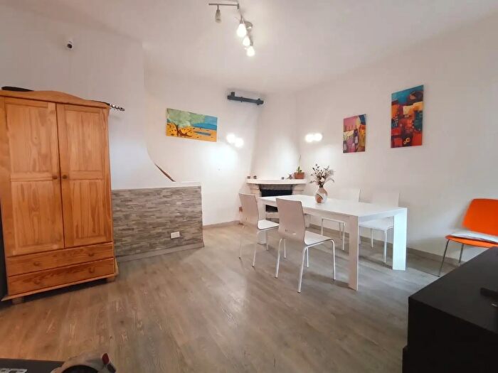 Casa con 6 locali in vendita in Via Reginaldo Giuliani, Firenze