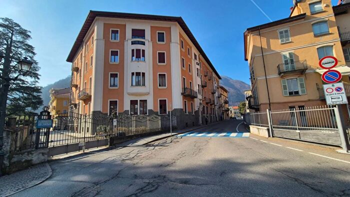 Appartamento con 6 locali in vendita in Via Costantino Durio a Varallo Vercelli, Varallo
