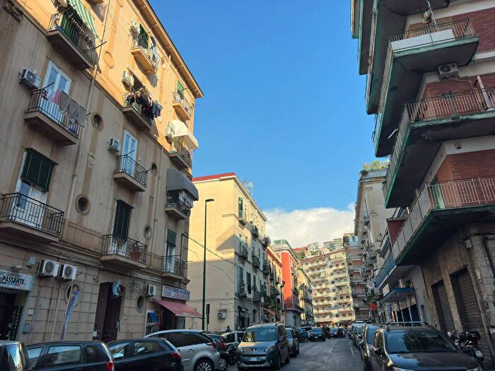 Casa bilocale in vendita in Via Cumana, Fuorigrotta, Napoli