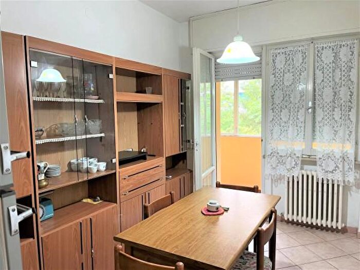 Appartamento con 5 locali in vendita in Via Zena Mancini, Urbino