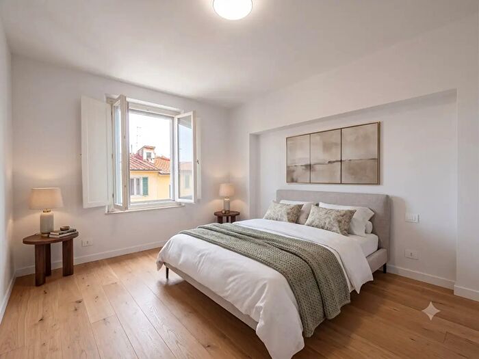 Appartamento trilocale in vendita in Via del Ponte alle Mosse, Firenze