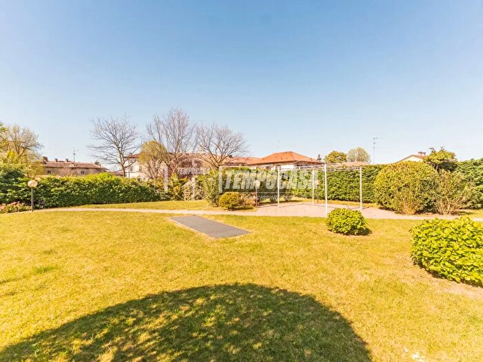 Appartamento trilocale in vendita in Via Gaspare Stampa, Abbiategrasso