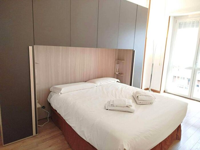 Appartamento trilocale in affitto in Via Ventimiglia, Nizza Millefonti, Torino