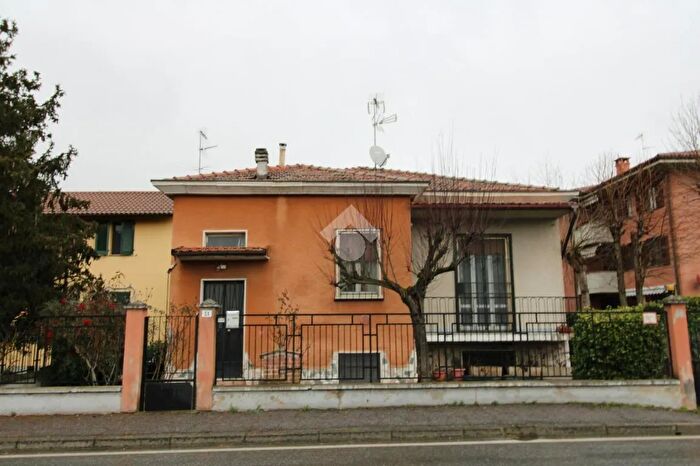 Casa trilocale in vendita in Strada del Chiozzo, Pavia