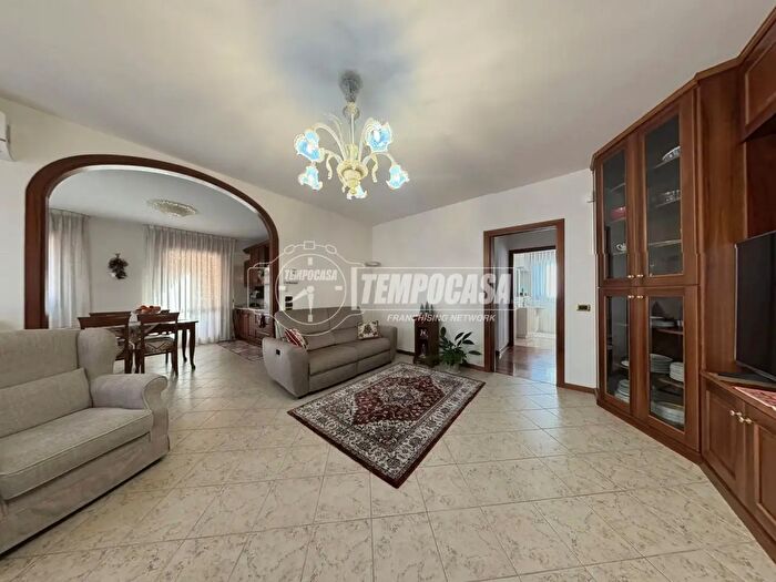 Appartamento trilocale in vendita in Abano Terme