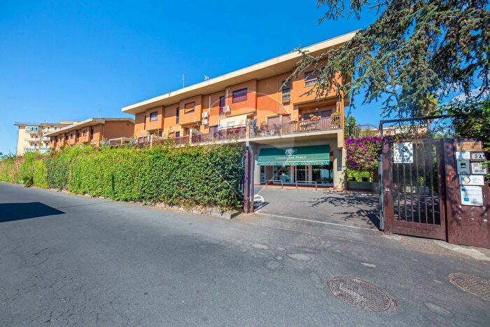 Appartamento con 5 locali in vendita in Piazza Tivoli, Tremestieri Etneo