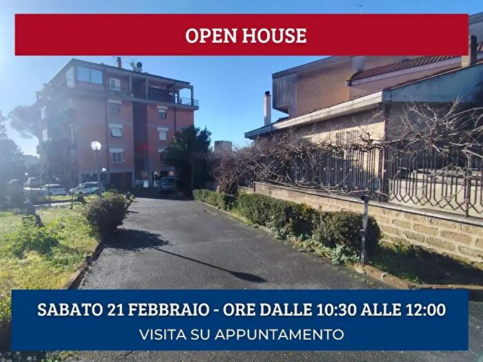 Appartamento trilocale in vendita in Via Pasquale II, Roma