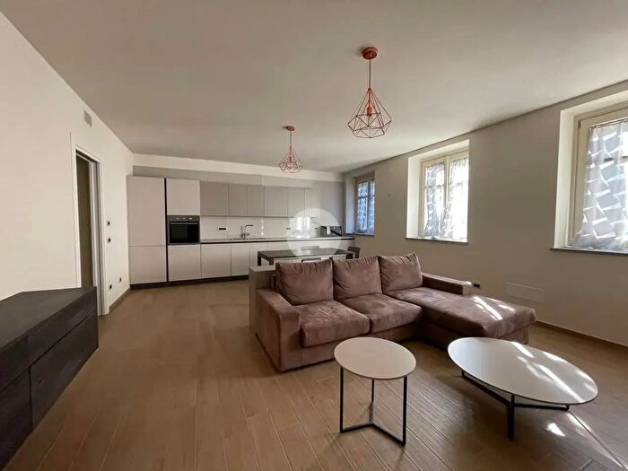 Appartamento trilocale in vendita in Via dellOspedale, Cherasco