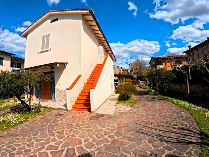 Casa con 6 locali in vendita in Colle Di Val DElsa