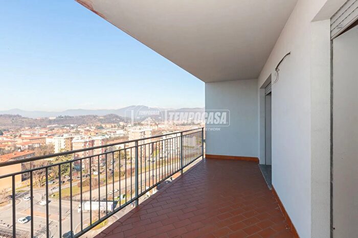 Appartamento quadrilocale in vendita in Via Milano, Brescia