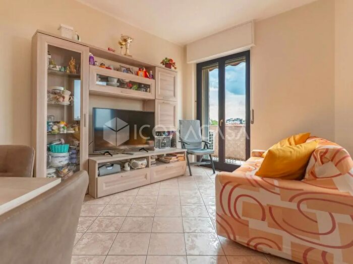 Appartamento bilocale in vendita in Piazza Angilberto II, Milano