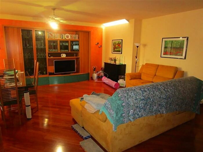 Appartamento con 6 locali in vendita in Suzzara