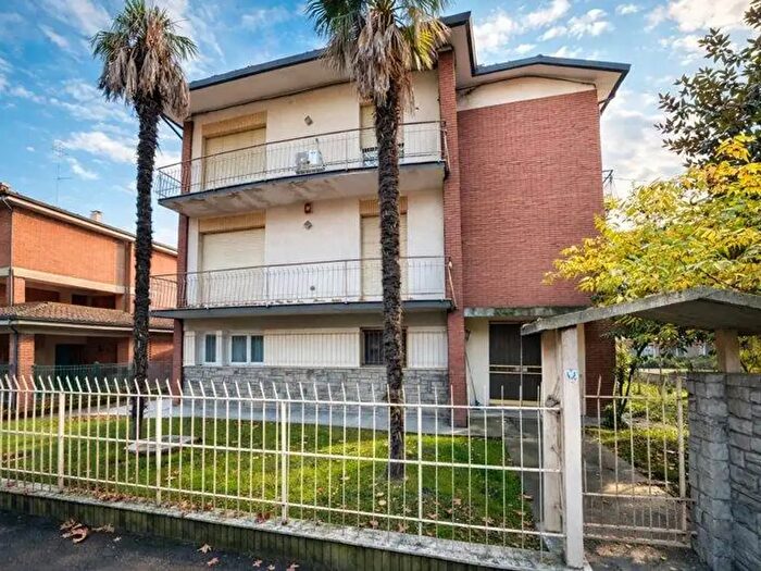 Appartamento con 9 locali in affitto in Forli