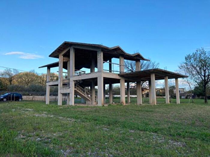Casa con 6 locali in vendita in Via Isola Tocca, Cervaro