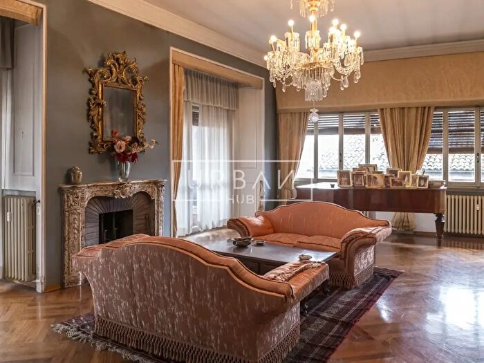 Appartamento con 9 locali in vendita in Forli