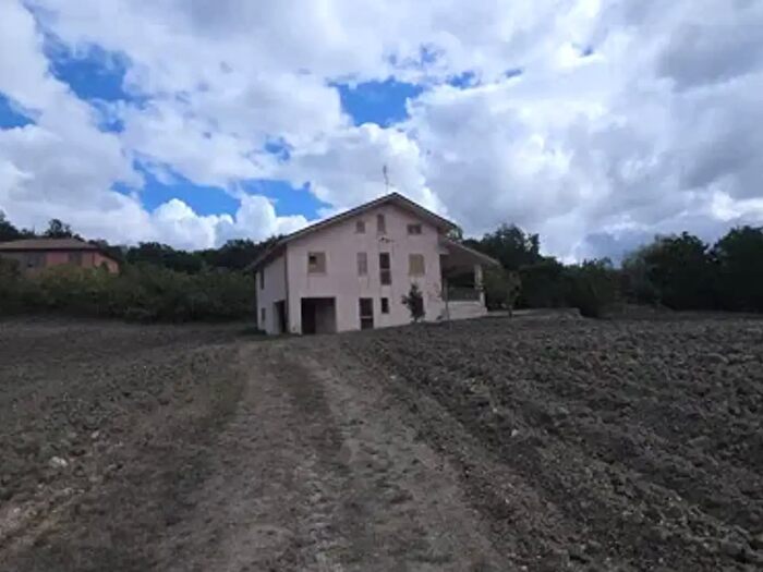 Casa con 5 locali in vendita in Lioni