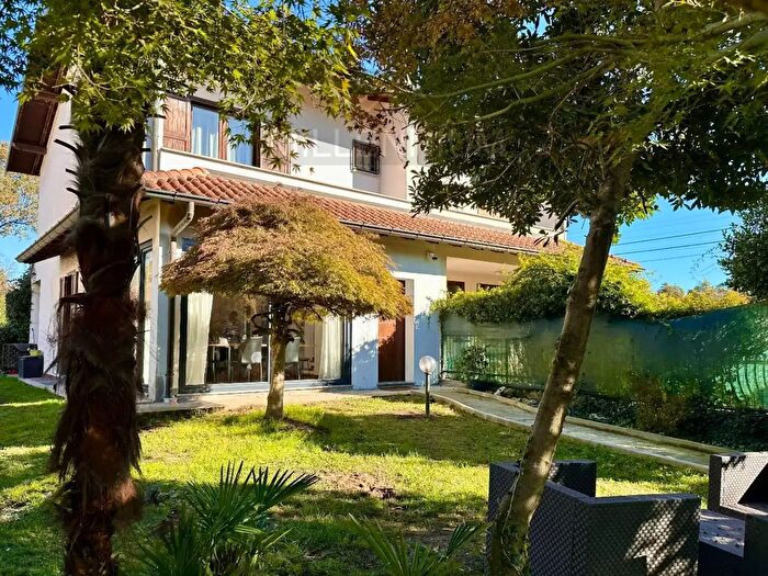 Casa con 6 locali in vendita in Via Beati, Castelletto Sopra Ticino