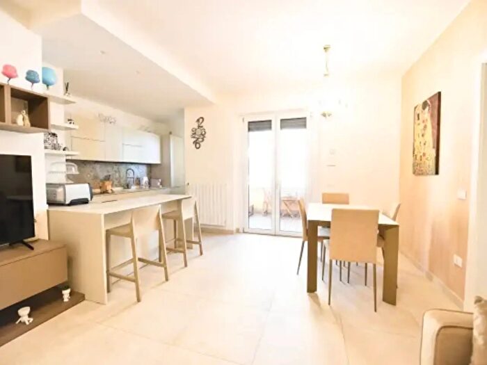 Appartamento trilocale in vendita in Via Porsenna, Viterbo