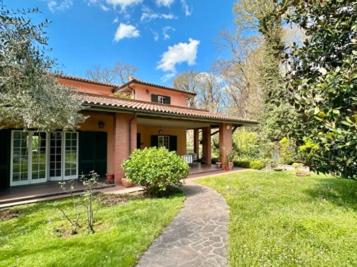 Casa con 10 locali in vendita in Largo dell' Olgiata, Roma