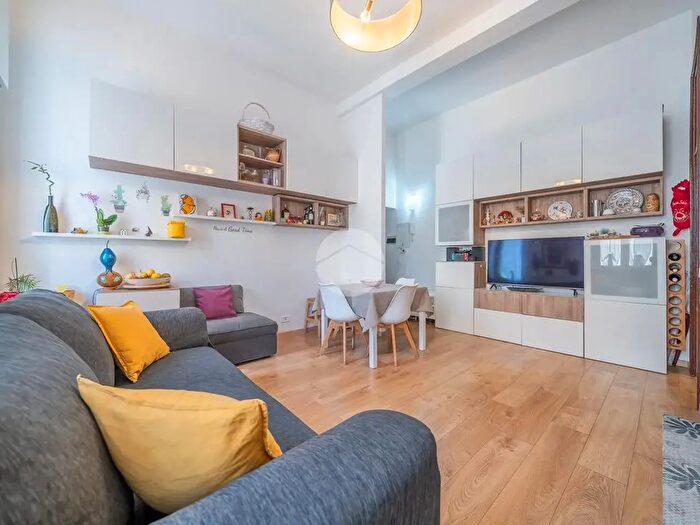 Appartamento trilocale in vendita in Via Pasquale Tola, Roma