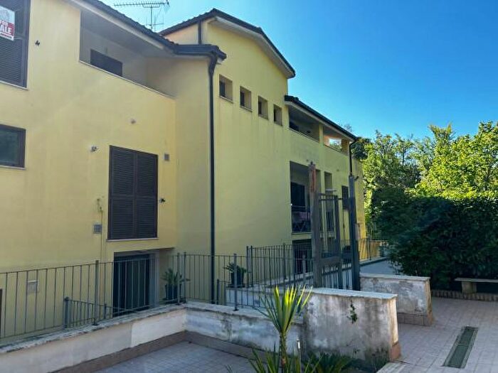 Appartamento trilocale in vendita in Via Leonardo da Vinci, Orte