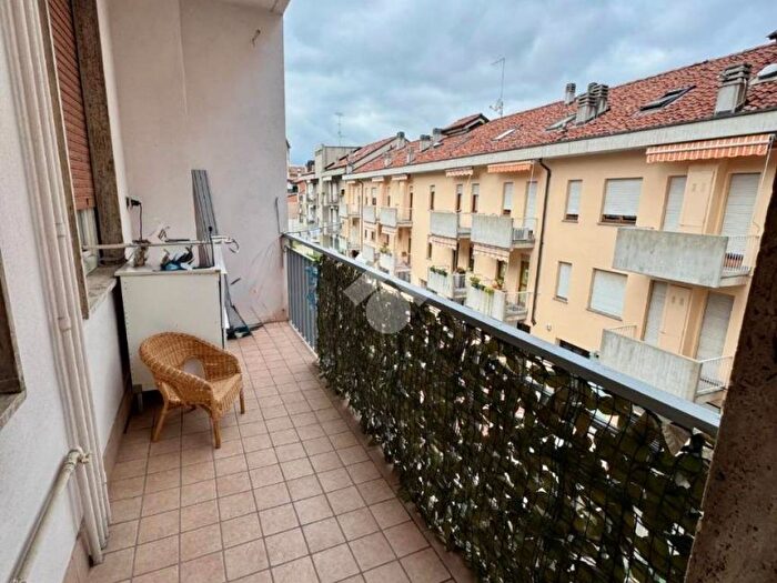 Appartamento quadrilocale in affitto in CORSO MICHELE COPPINO, Centro, Alba