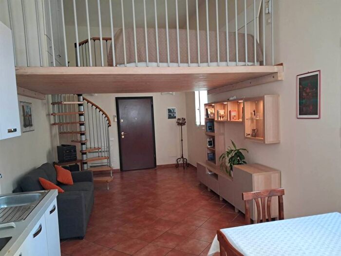 Appartamento monolocale in affitto in Via Ottavio Rinuccini, Porta al Prato San Jacopino, Firenze