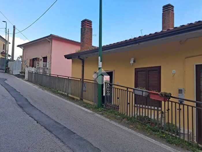 Appartamento trilocale in vendita in Via Marzano, Capriglia Irpina