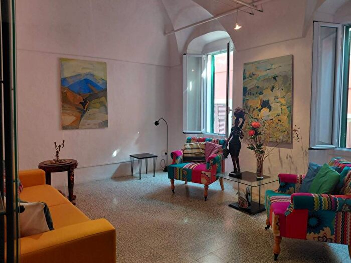Appartamento quadrilocale in vendita in Via Dante, Civezza