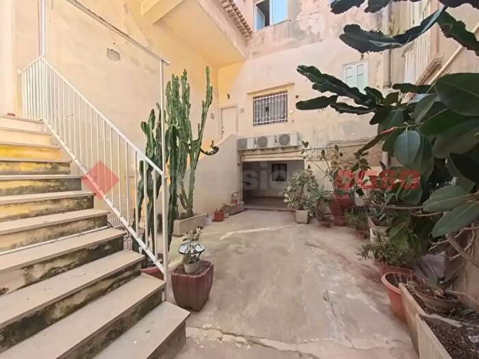 Appartamento con 5 locali in vendita in Via del Collegio, Siracusa