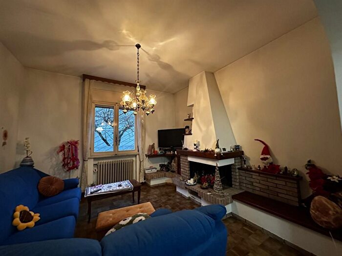 Appartamento con 8 locali in vendita in Alfonsine