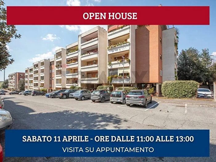 Appartamento trilocale in vendita in Via Ugo Giovannozzi, Roma