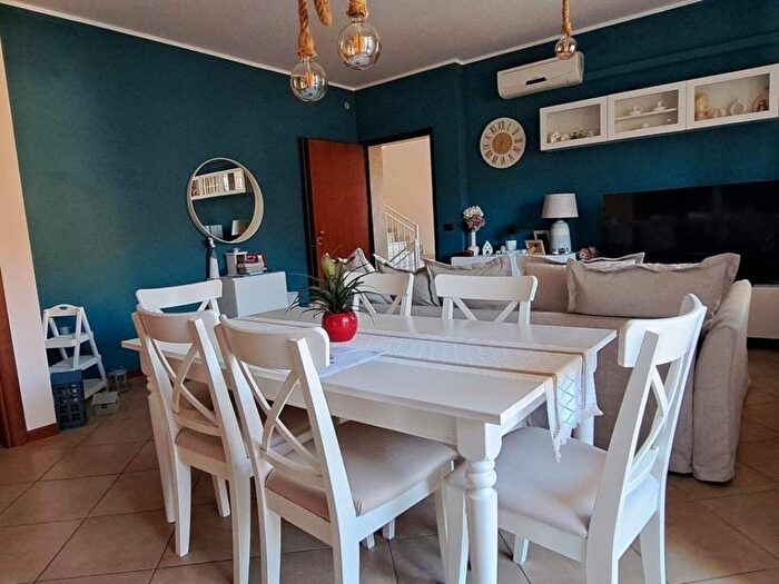 Appartamento trilocale in affitto in Via Enrico Toti, Motta SantAnastasia