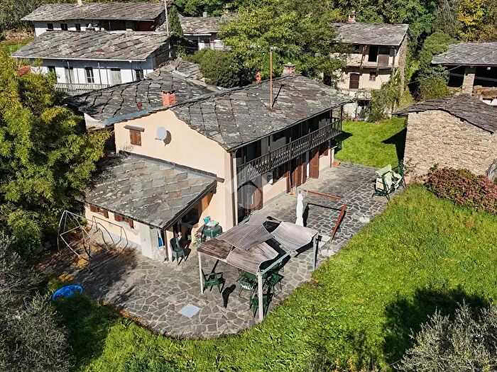 Casa con 6 locali in vendita in Via Cave, Bagnolo Piemonte